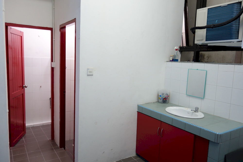 Hero Hostel Kuching Exterior photo