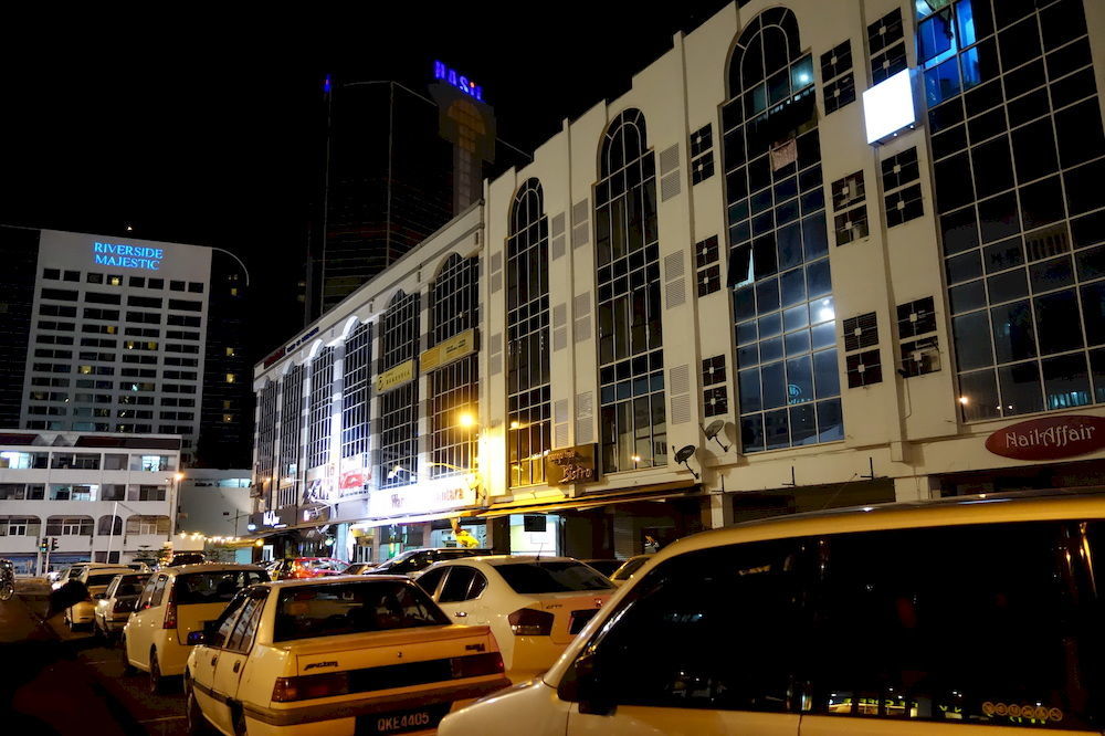 Hero Hostel Kuching Exterior photo