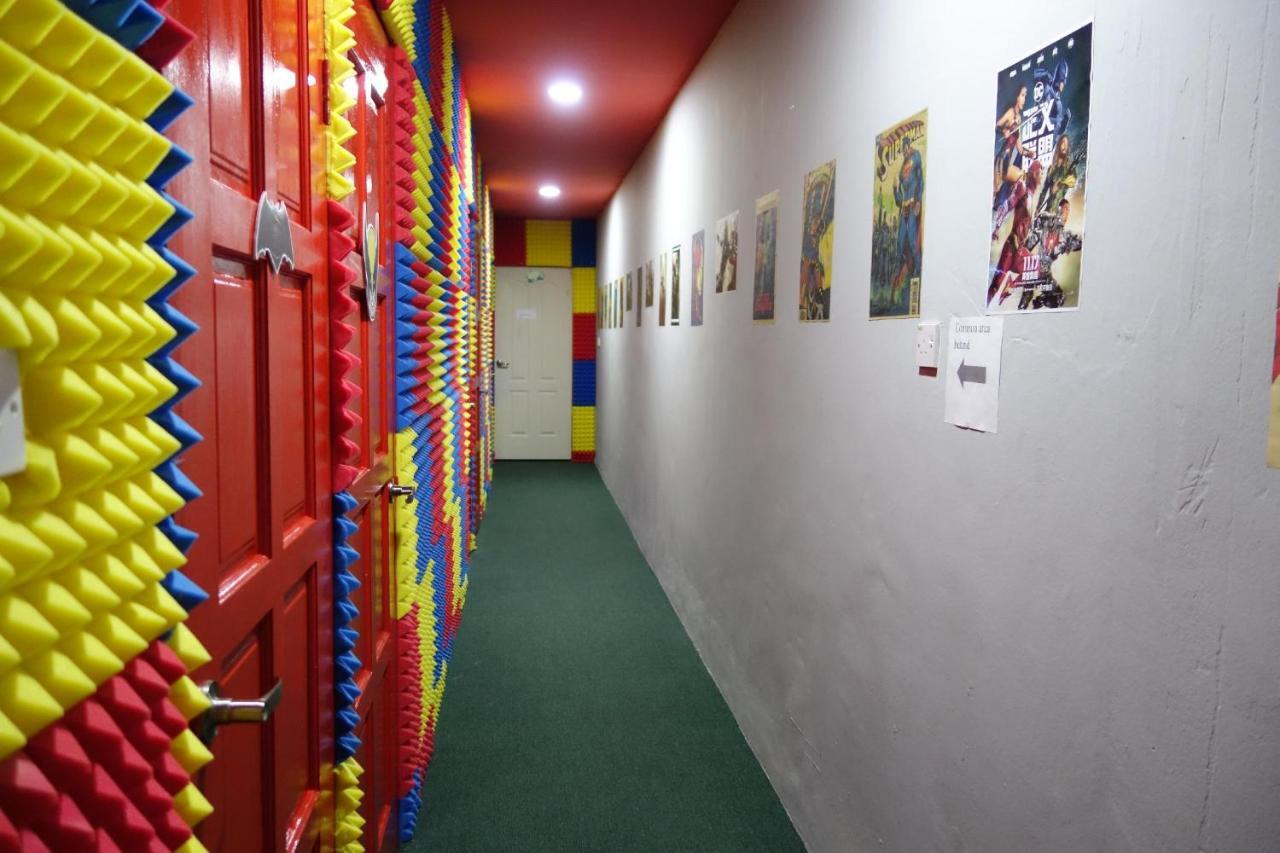 Hero Hostel Kuching Exterior photo