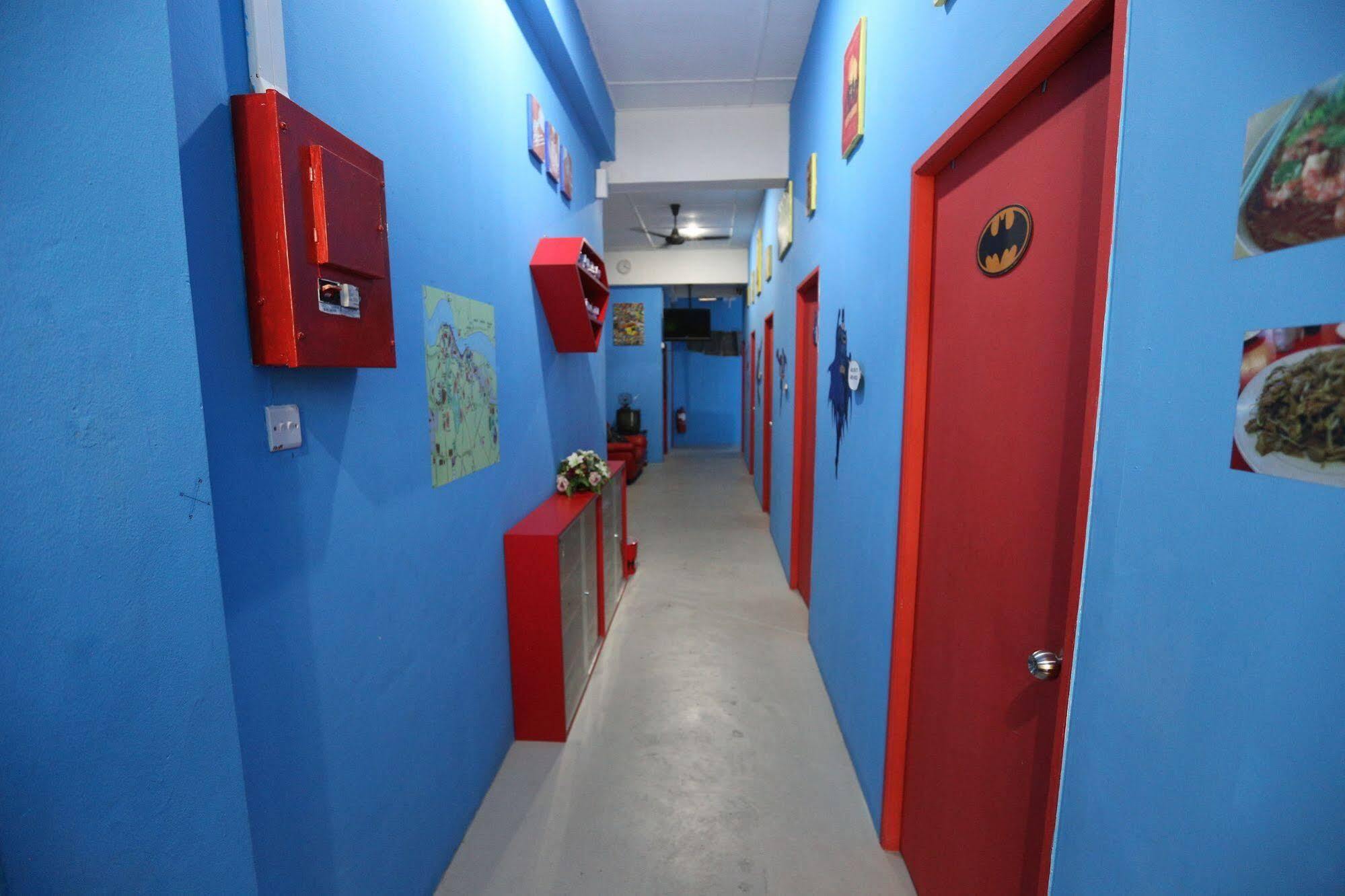 Hero Hostel Kuching Exterior photo